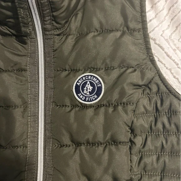 Abercrombie & Fitch Dark Green Quilted Vest - Picture 3 of 4